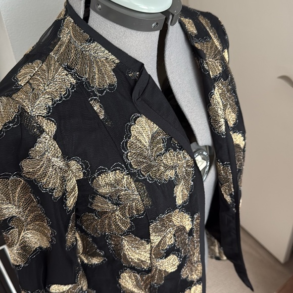 Gold leaf embroidery blazer - Picture 4 of 12